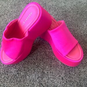 Madden girl platforms